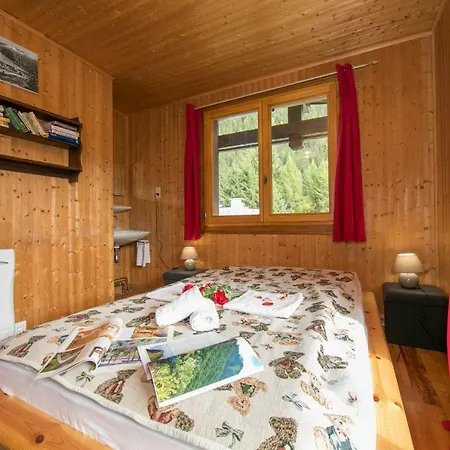 Sainte-foy-l'argentiere Chalet Sleeps 8 Chamonix