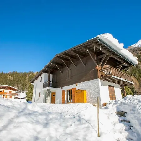 Sainte-foy-l'argentiere Chalet Sleeps 8 Chalet