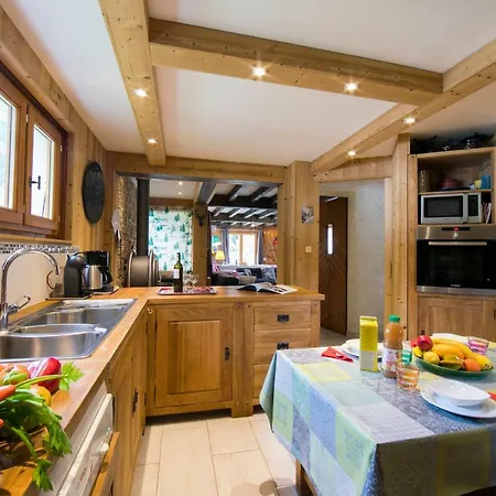 Sainte-foy-l'argentiere Chalet Sleeps 8 Chamonix