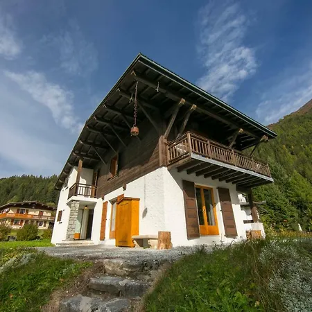 Sainte-foy-l'argentiere Chalet Sleeps 8 Domek alpejski